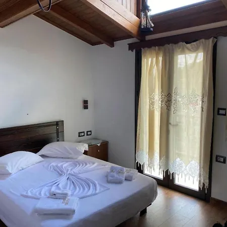 Otel The First Gjirokastër