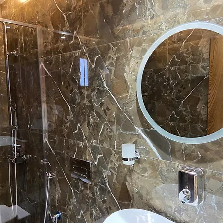 ذا فيرست فندق 3*