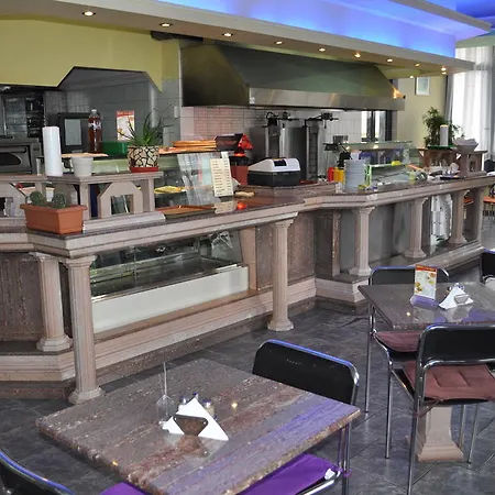 酒店 The First Gjirokastër