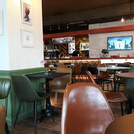 ذا فيرست فندق 3*