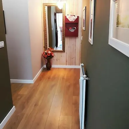 The First 酒店 Gjirokastër