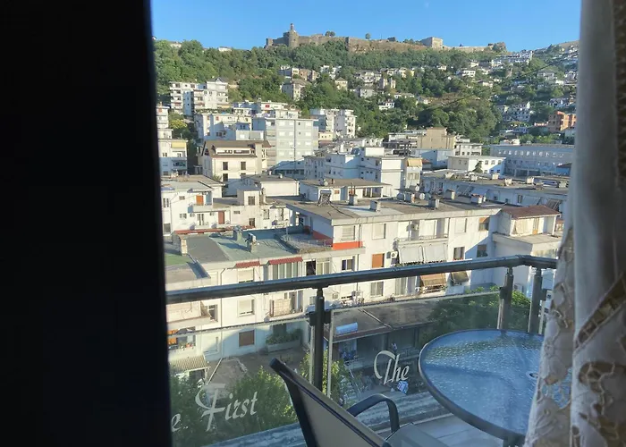 The First 호텔 Gjirokastër