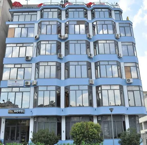 호텔 The First Gjirokastër