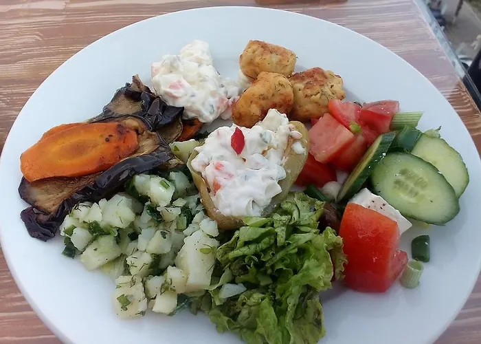 The First מלון Gjirokastër