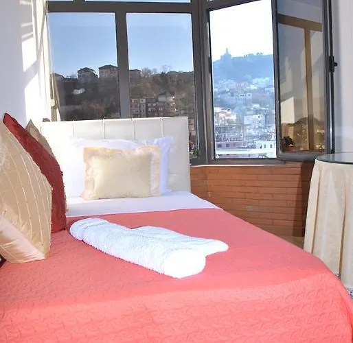 מלון The First 3*